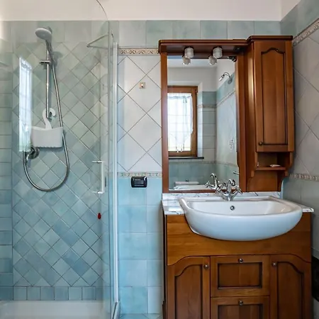 Bright Flat With Private Parking! Apartment *