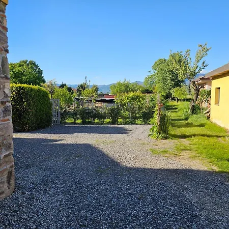 Lejlighed Bright Flat With Private Parking! *